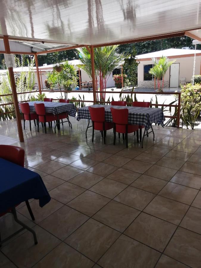 Puerto Vargas Lodge Cahuita Bagian luar foto