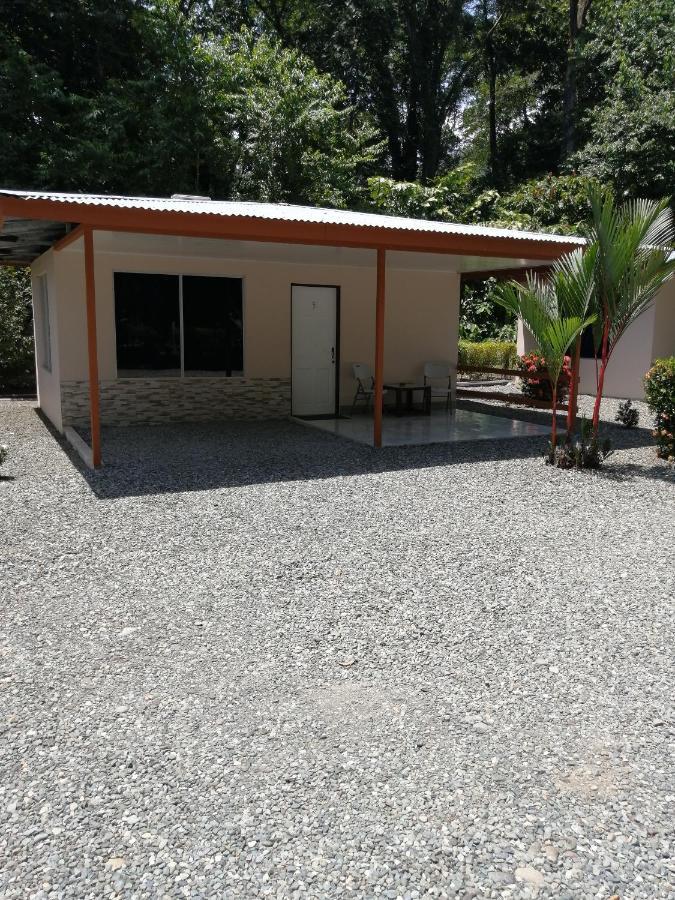Puerto Vargas Lodge Cahuita Bagian luar foto