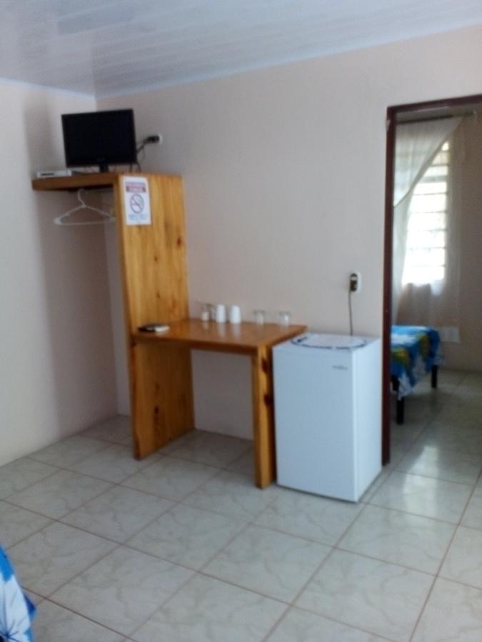 Puerto Vargas Lodge Cahuita Bagian luar foto