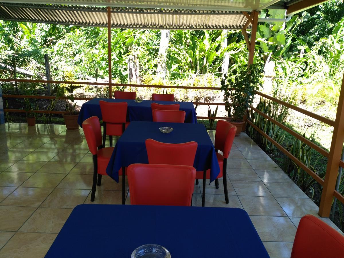 Puerto Vargas Lodge Cahuita Bagian luar foto