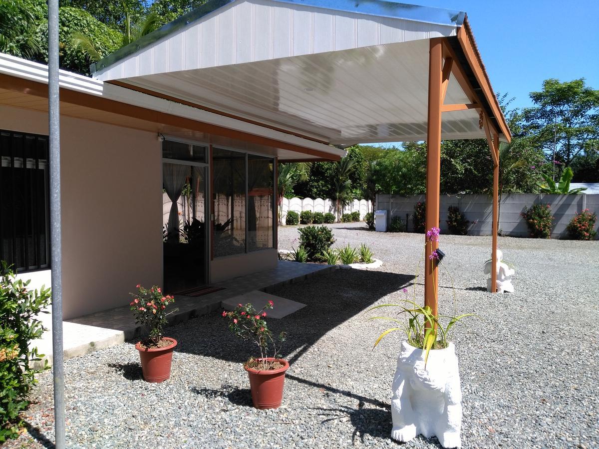 Puerto Vargas Lodge Cahuita Bagian luar foto