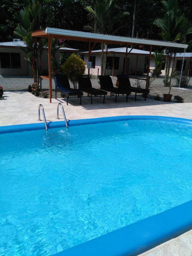 Puerto Vargas Lodge Cahuita Bagian luar foto