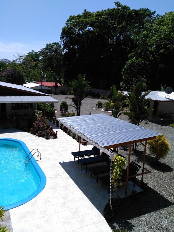Puerto Vargas Lodge Cahuita Bagian luar foto